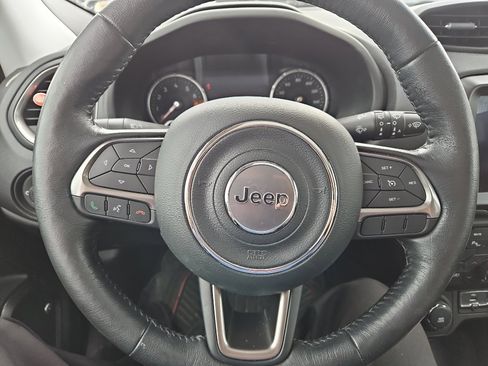 Used 2018 Jeep Renegade Limited w/ UConnect 8.4 Nav Group AWD/4WD image 10