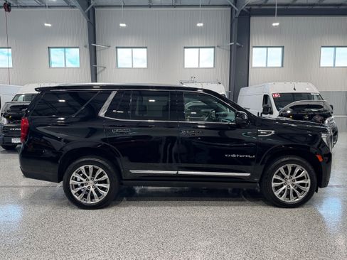 Used 2022 GMC Yukon Denali AWD/4WD image 4