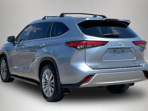 Used 2021 Toyota Highlander Platinum AWD/4WD image 4