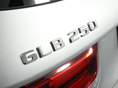New 2026 Mercedes-Benz GLB 250 image 28