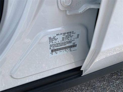 New 2025 Ford Maverick XL w/ Equipment Group 102A image 36