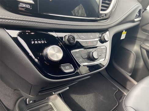 New 2026 Chrysler Pacifica Select image 19
