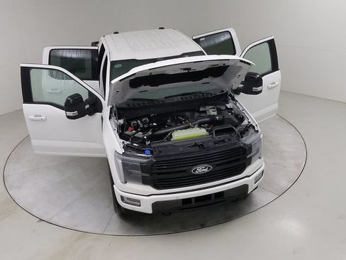 Certified 2025 Ford F150 Platinum w/ FX4 Off-Road Package AWD/4WD image 46