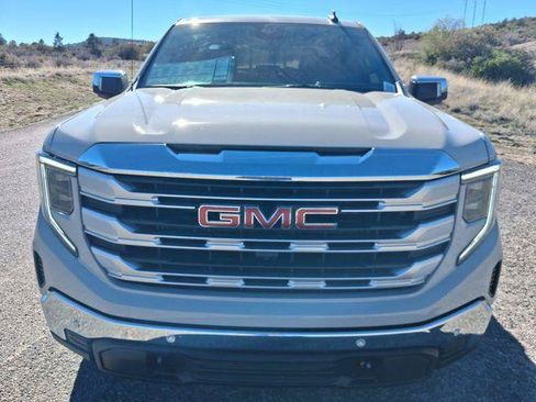New 2026 GMC Sierra 1500 SLE w/ X31 Off-Road Package AWD/4WD image 8