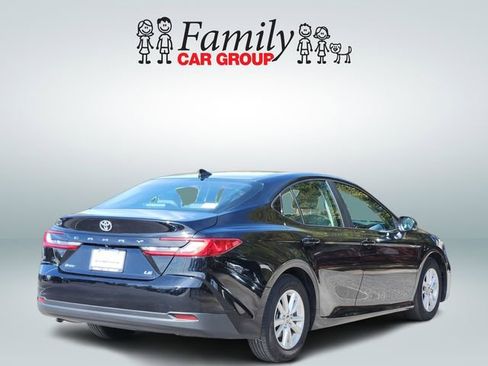 Used 2025 Toyota Camry LE image 4