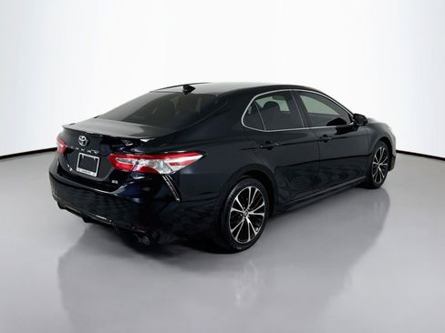 Used 2020 Toyota Camry SE FWD image 9