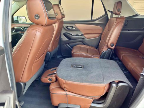 Used 2018 Chevrolet Traverse High Country w/ LPO, 'HIT The Road' Package AWD/4WD image 52