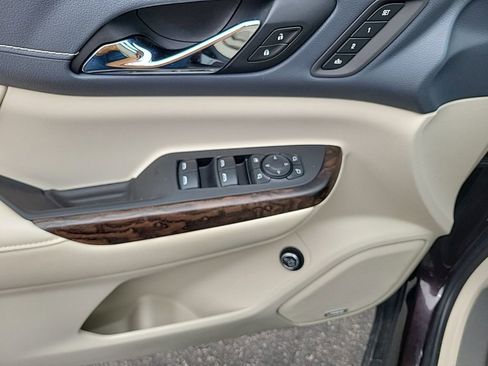 Used 2021 GMC Acadia Denali w/ Denali Ultimate Package image 9