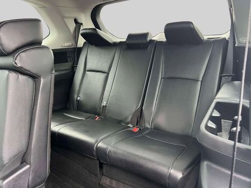 Certified 2024 Toyota Grand Highlander XLE image 19