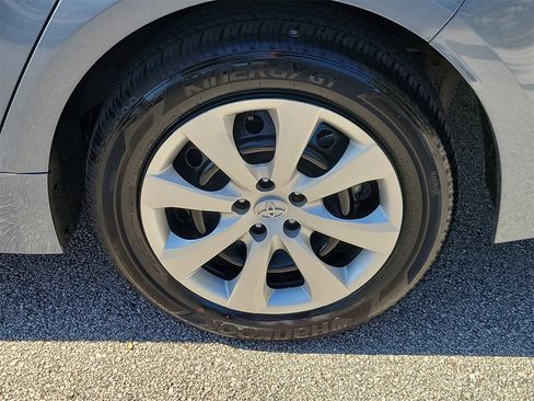 Used 2025 Toyota Corolla LE image 5