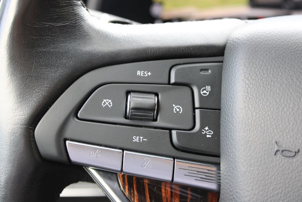 Used 2021 Cadillac Escalade Premium Luxury AWD/4WD image 20