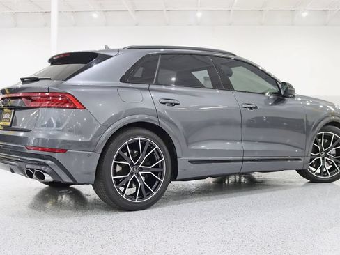 Used 2022 Audi SQ8 Prestige AWD/4WD image 9