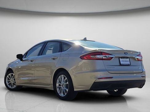 Used 2019 Ford Fusion SE image 6