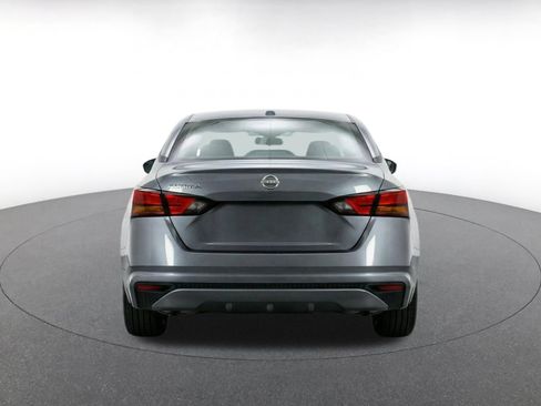 Used 2025 Nissan Altima 2.5 SV FWD image 8