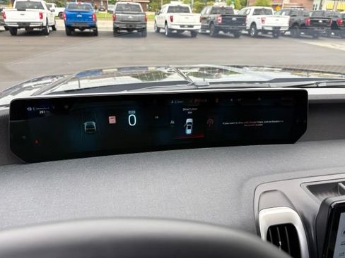 Used 2025 Ford Expedition Active AWD/4WD image 25