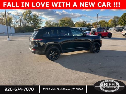 New 2025 Jeep Grand Cherokee Limited w/ Luxury Tech Group II image 11