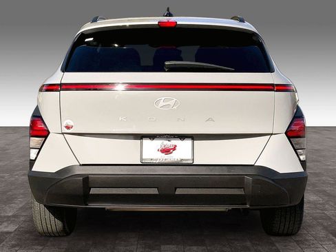 Used 2024 Hyundai Kona SEL FWD image 4