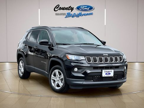 Used 2023 Jeep Compass Latitude AWD/4WD image 1
