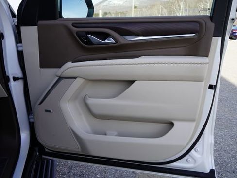 Used 2023 GMC Yukon Denali w/ Advanced Technology Package AWD/4WD image 82