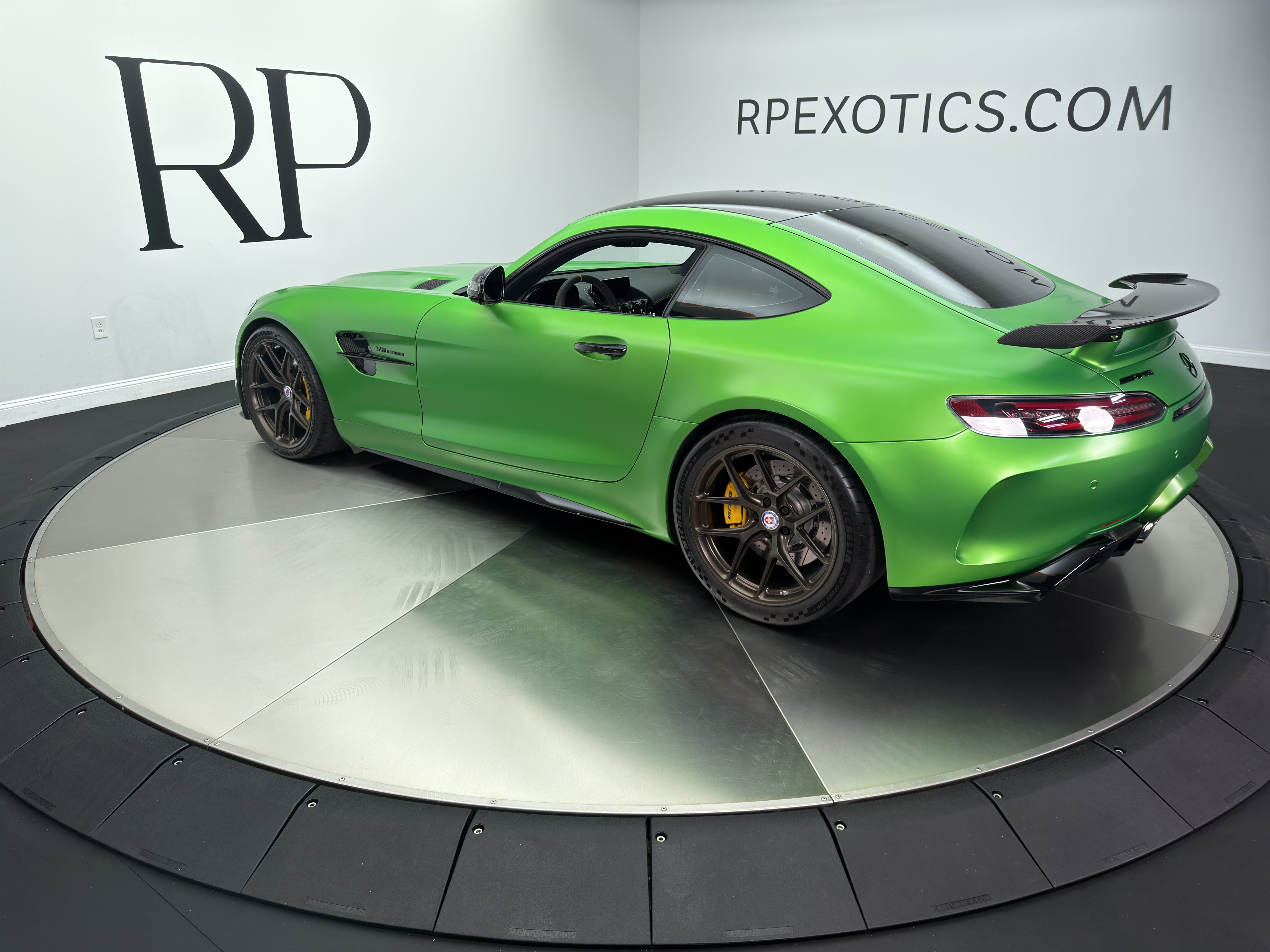 Used 2020 Mercedes-Benz AMG GT R image 3