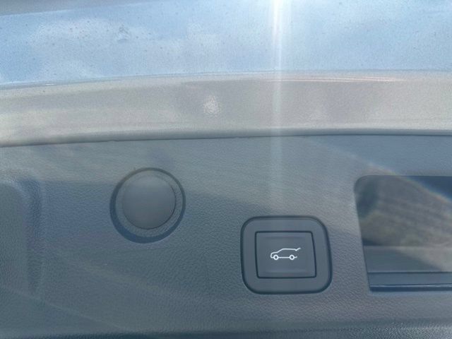 New 2026 Chevrolet Equinox LT w/ Convenience Package II FWD image 30