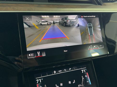 Used 2023 Audi e-tron Premium w/ Convenience Plus Package image 24