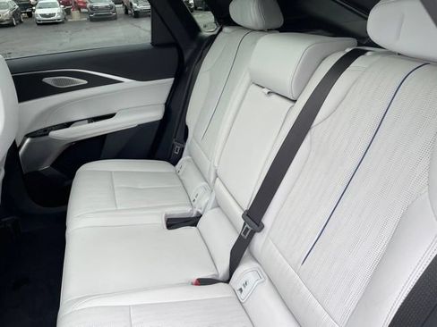 Used 2026 Cadillac Lyriq Signature Luxury RWD image 29
