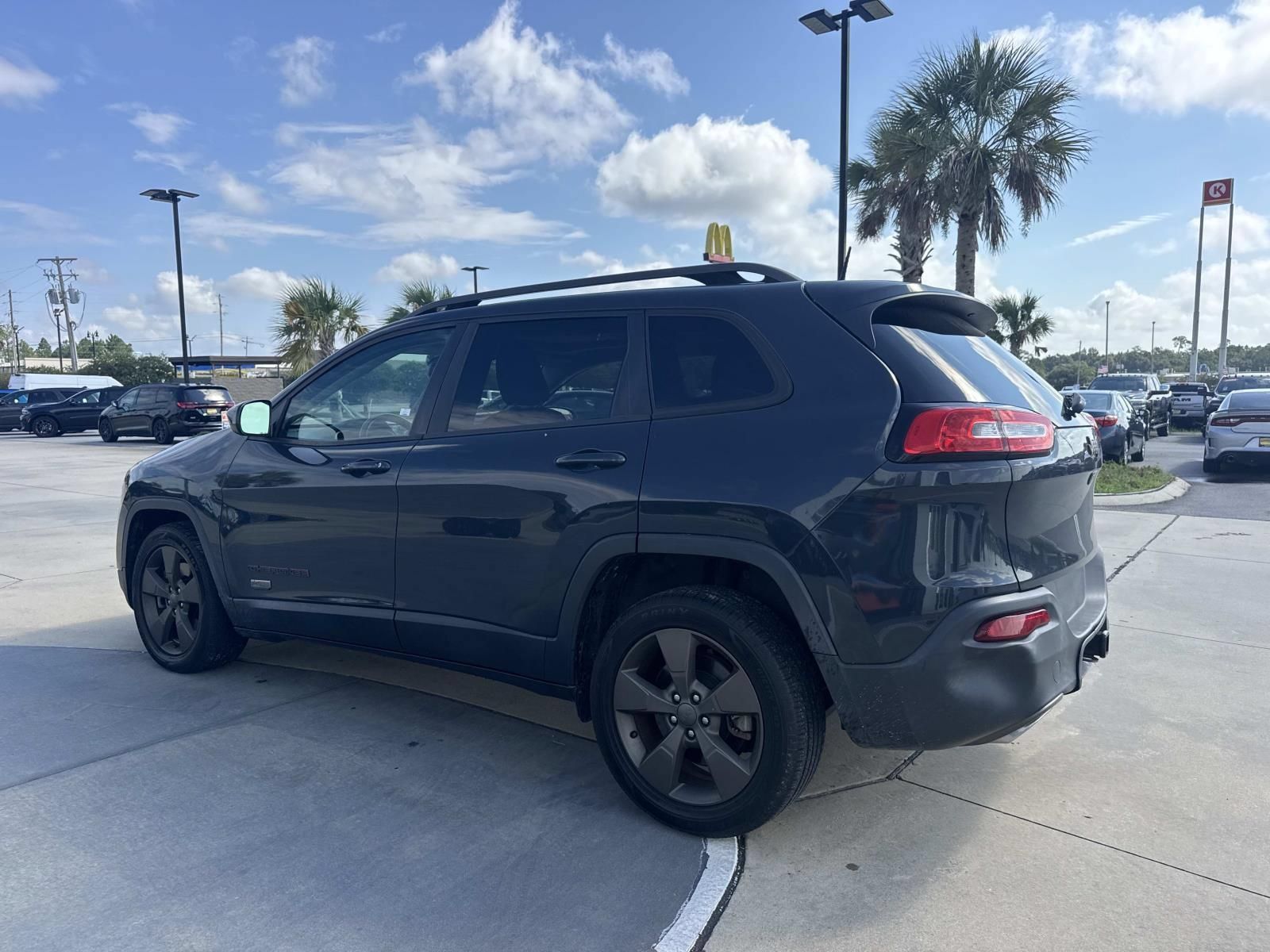 Used 2016 Jeep Cherokee 75th Anniversary FWD image 5