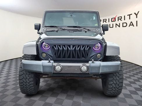Used 2016 Jeep Wrangler Unlimited Sahara w/ Connectivity Group AWD/4WD image 2