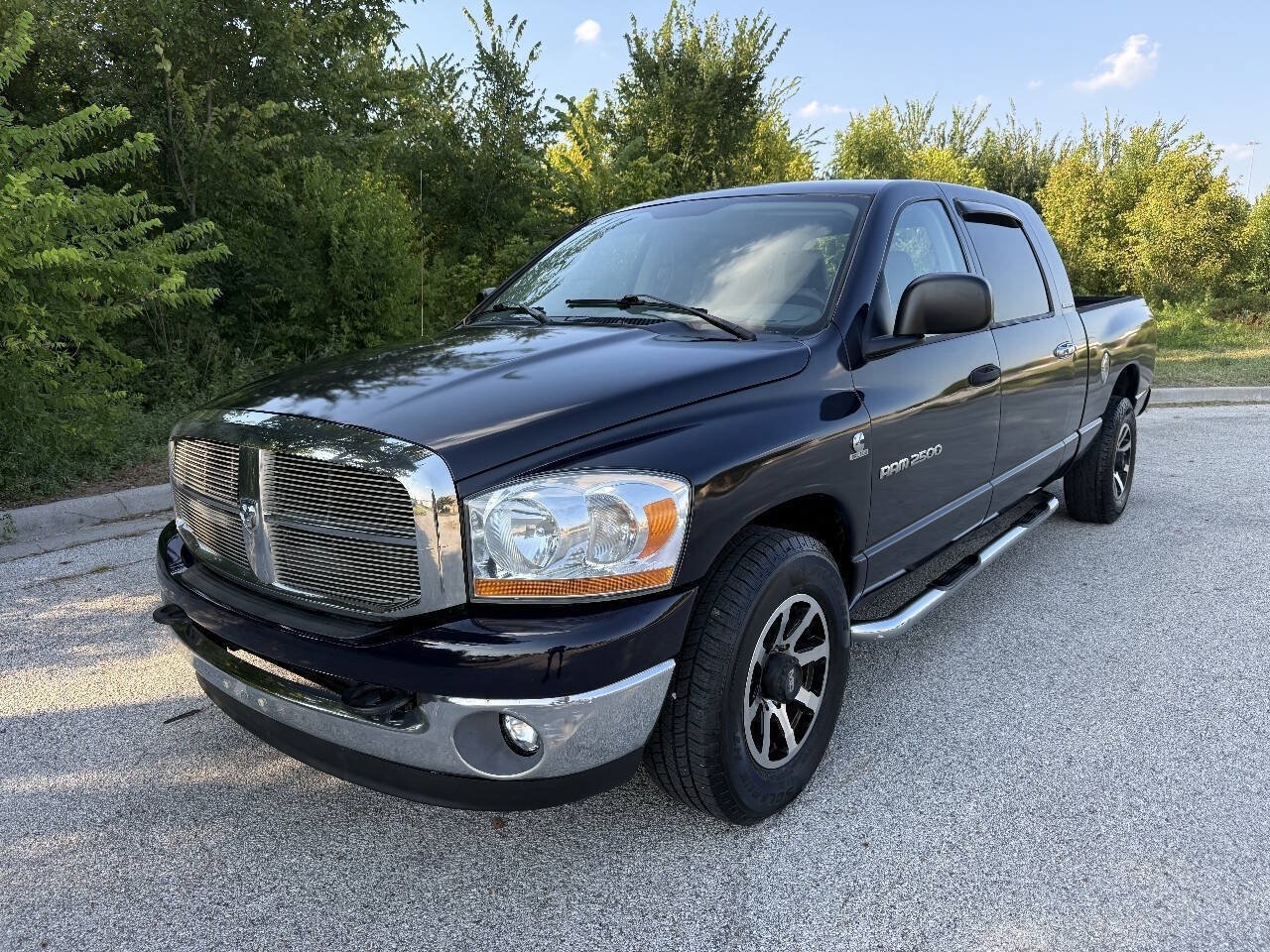 Used 2006 Dodge Ram 2500 Truck SLT w/ Light Group RWD image 2