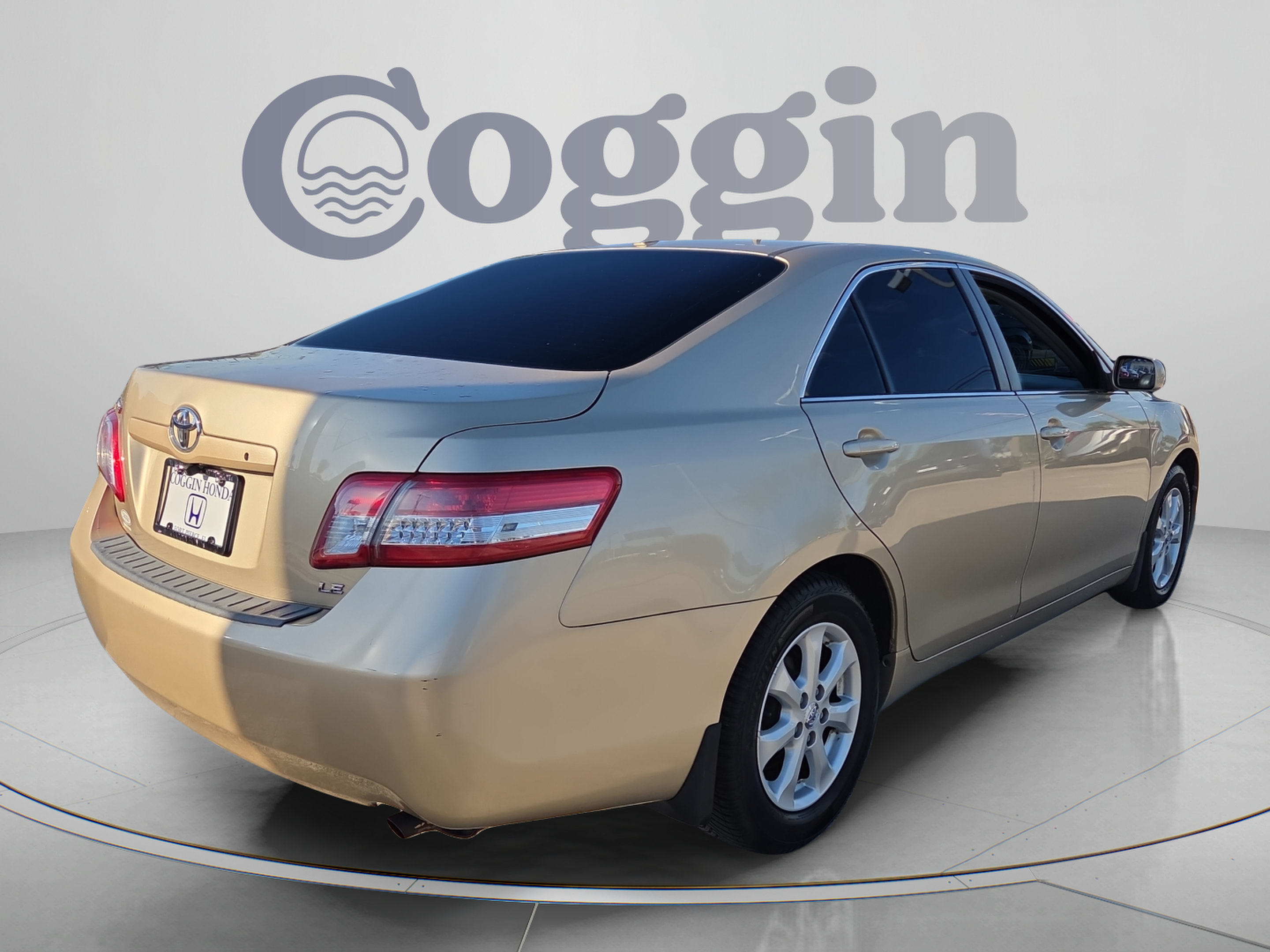 Used 2011 Toyota Camry LE w/ LE Extra-Value Pkg FWD image 5