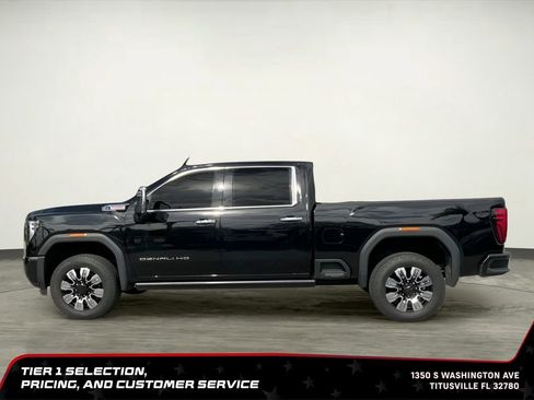 Used 2024 GMC Sierra 2500 Denali w/ Denali Reserve Package AWD/4WD image 3