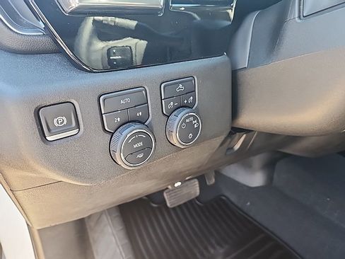 Used 2025 Chevrolet Silverado 1500 LT image 22