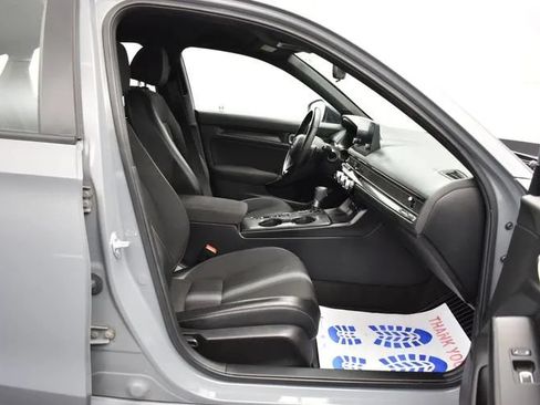 Used 2025 Honda Civic Sport image 16