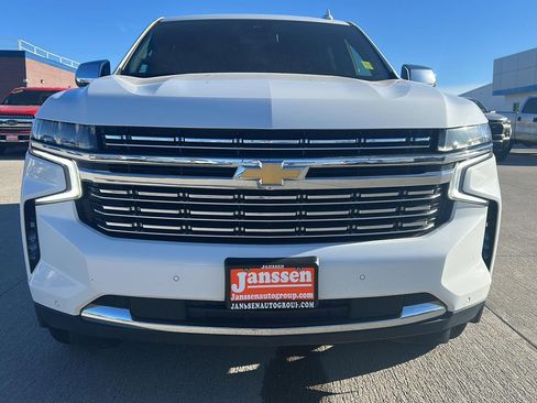Used 2024 Chevrolet Suburban Premier image 3