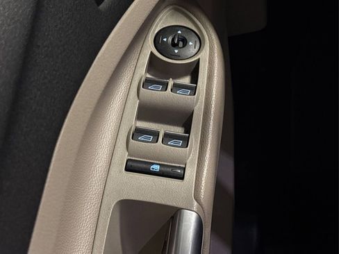 Used 2019 Ford Escape Titanium image 35