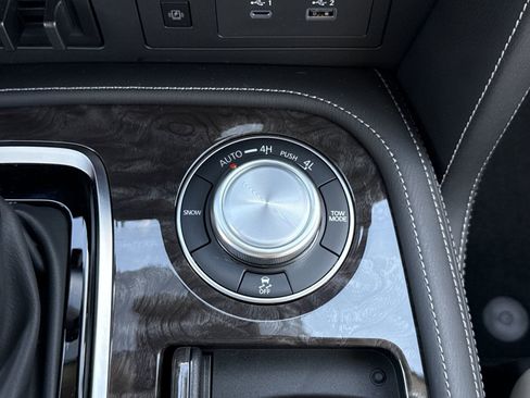 Used 2024 Nissan Armada Platinum w/ Captain's Chairs Package image 35