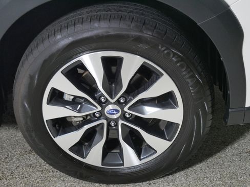 Used 2023 Subaru Outback Limited XT AWD/4WD image 15