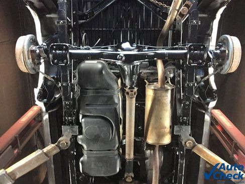 Used 2017 Toyota Tacoma SR image 14