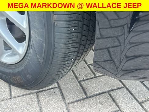 Used 2025 Chrysler Pacifica Select FWD image 15