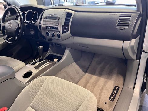 Used 2010 Toyota Tacoma 2WD Access Cab image 17