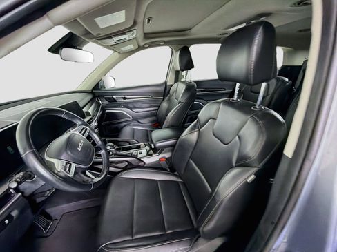 Used 2025 Kia Telluride S FWD image 13