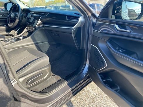 Used 2022 Jeep Grand Cherokee L Laredo w/ Luxury Tech Group I image 25