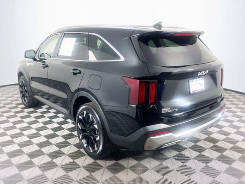 Used 2025 Kia Sorento EX AWD/4WD image 6