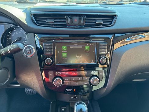 Used 2022 Nissan Rogue Sport SL w/ Premium Package image 33