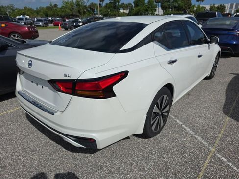 Used 2021 Nissan Altima 2.5 SL FWD image 2