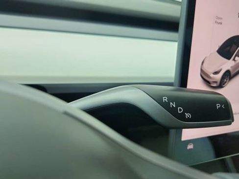 Used 2021 Tesla Model Y Long Range image 43