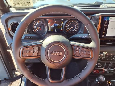 New 2026 Jeep Gladiator Mojave image 12