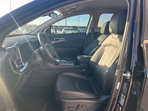 Used 2023 Kia Sportage EX image 4