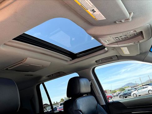 Used 2019 Chevrolet Tahoe Premier AWD/4WD image 15
